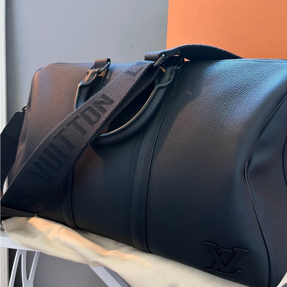 Louis Vuitton, Authentic, Aerogram Collection Kee… - image 1